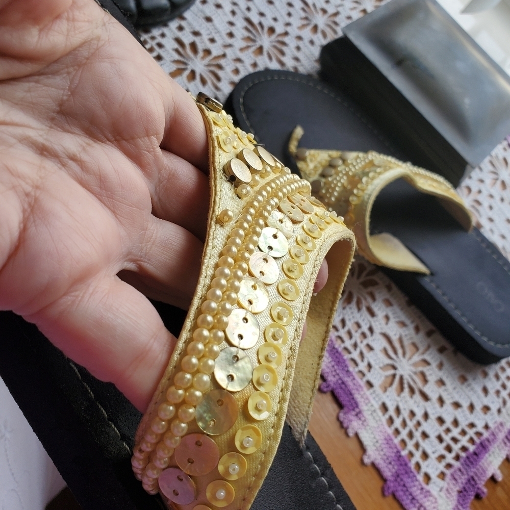 Cato Thong Sandals - Picture 9 of 16